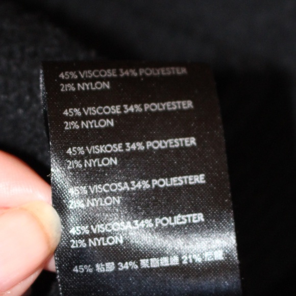 Urban Outfitters,Y2k Bernadette puff sleeve cropped sweater - Picture 9 of 12